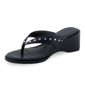 Aerosoles Women’s Black Nerostud